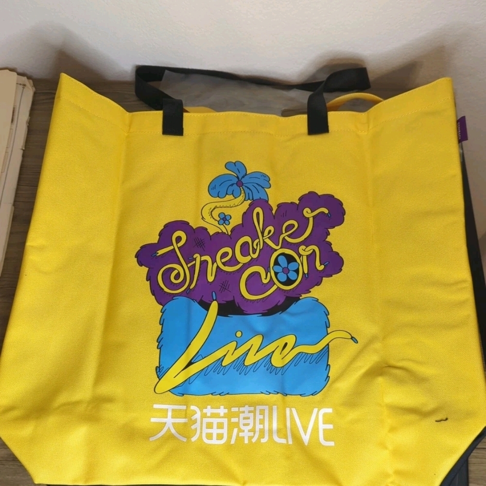 COMBACK SNEAKERCON SHANGHAI BAG, A SEAN WOTHERSPOON COLLABORATION 2020 EXCLUSIVE